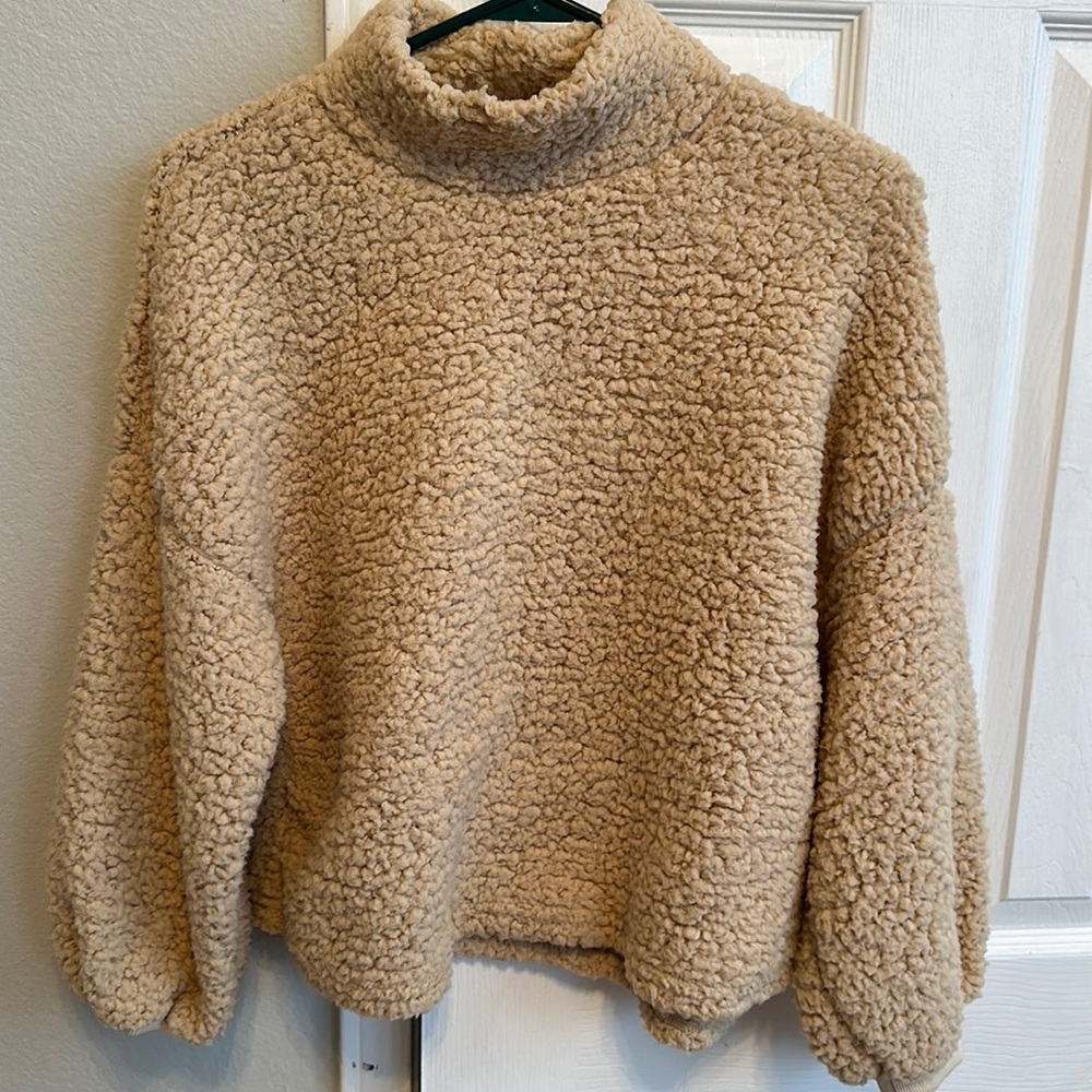Shein sherpa top, size xs, no tags, worn once.